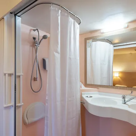 Hotel Premiere Classe Lille Sud - *