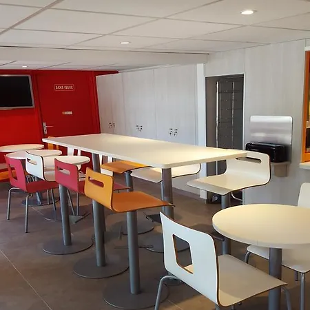 Premiere Classe Lille Sud - Hotel *