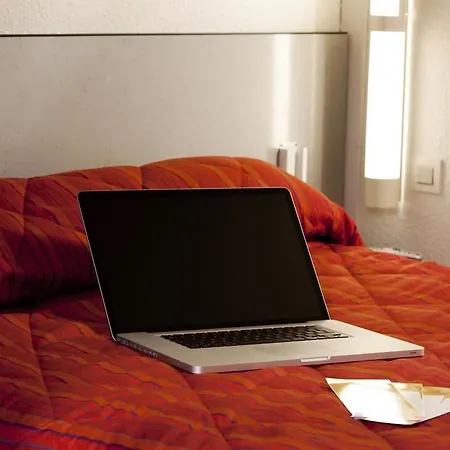 Hotel Premiere Classe Lille Sud - *