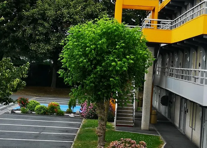 Premiere Classe Lille Sud - Hotel *