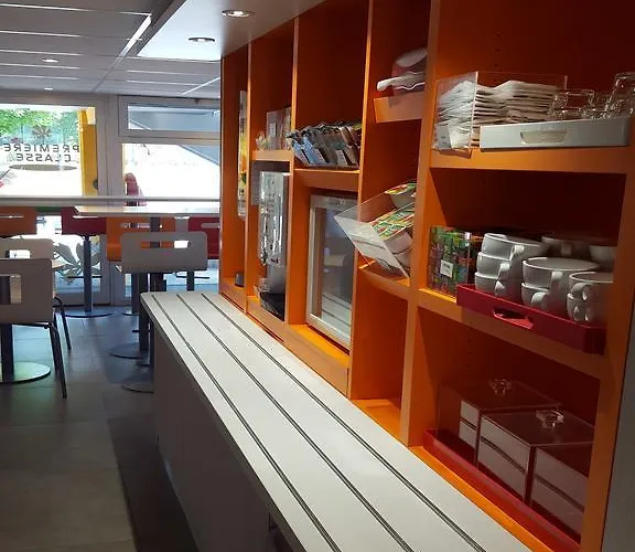 Hotel Premiere Classe Lille Sud - *