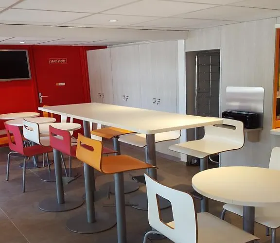 Premiere Classe Lille Sud - Hotel *