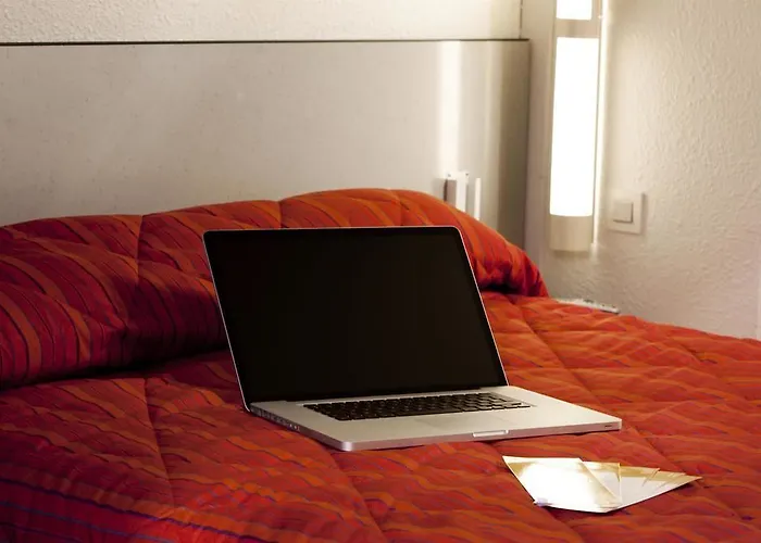 Hotel Premiere Classe Lille Sud - *