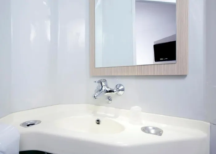 Premiere Classe Lille Sud - *